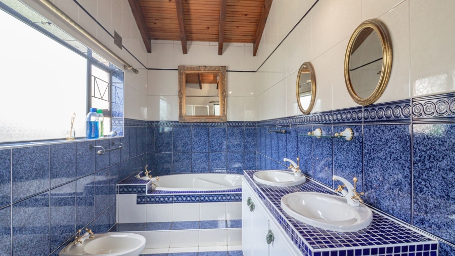 4 Bedroom Property for Sale in Blue Bend Eastern Cape